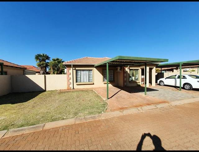 2 BEDROOM TOWNHOUSE FOR SALE IN HESTEAPARK